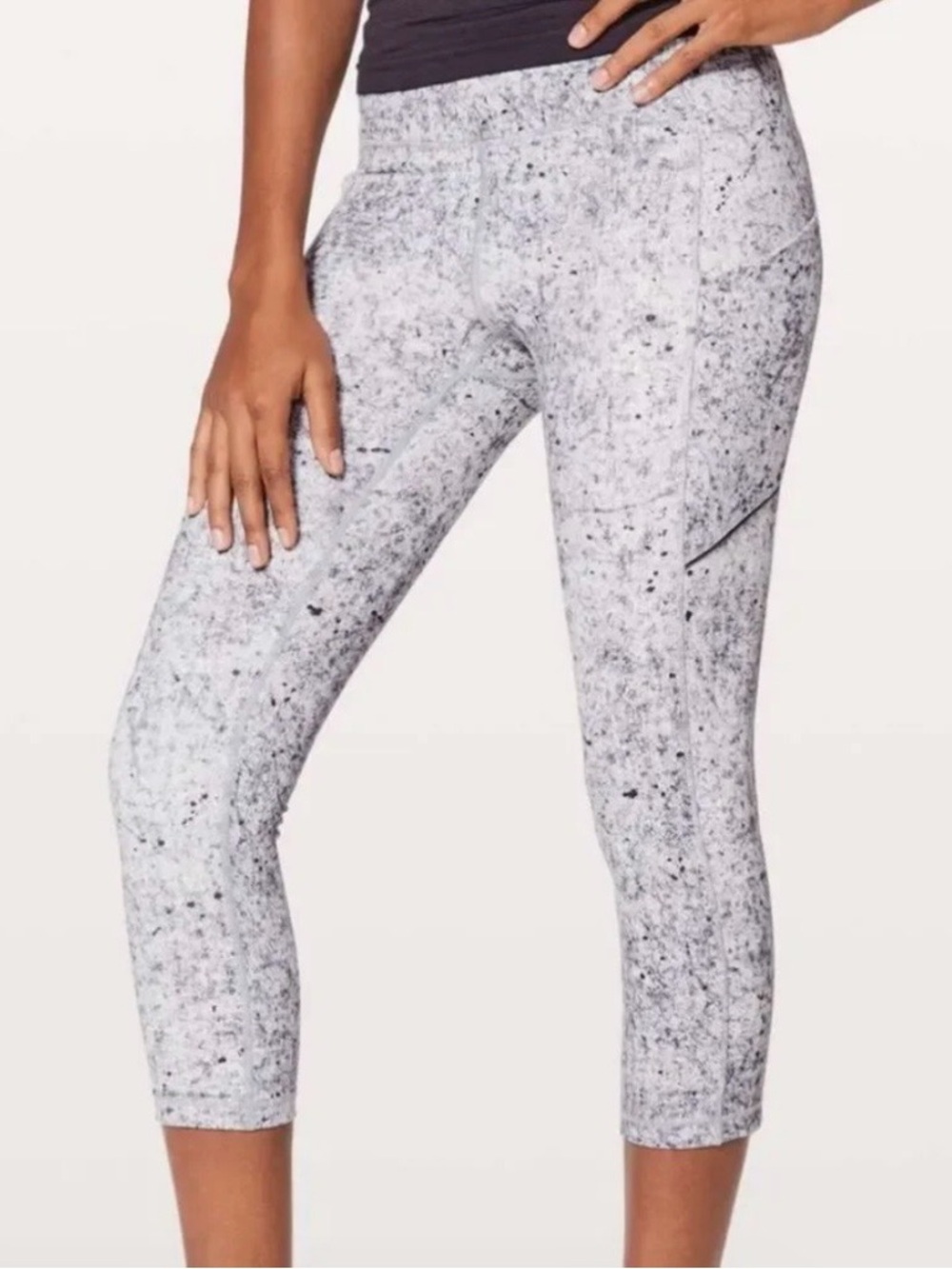Lululemon Speed Up Crop 21” in Antiqued Alpine White Multi